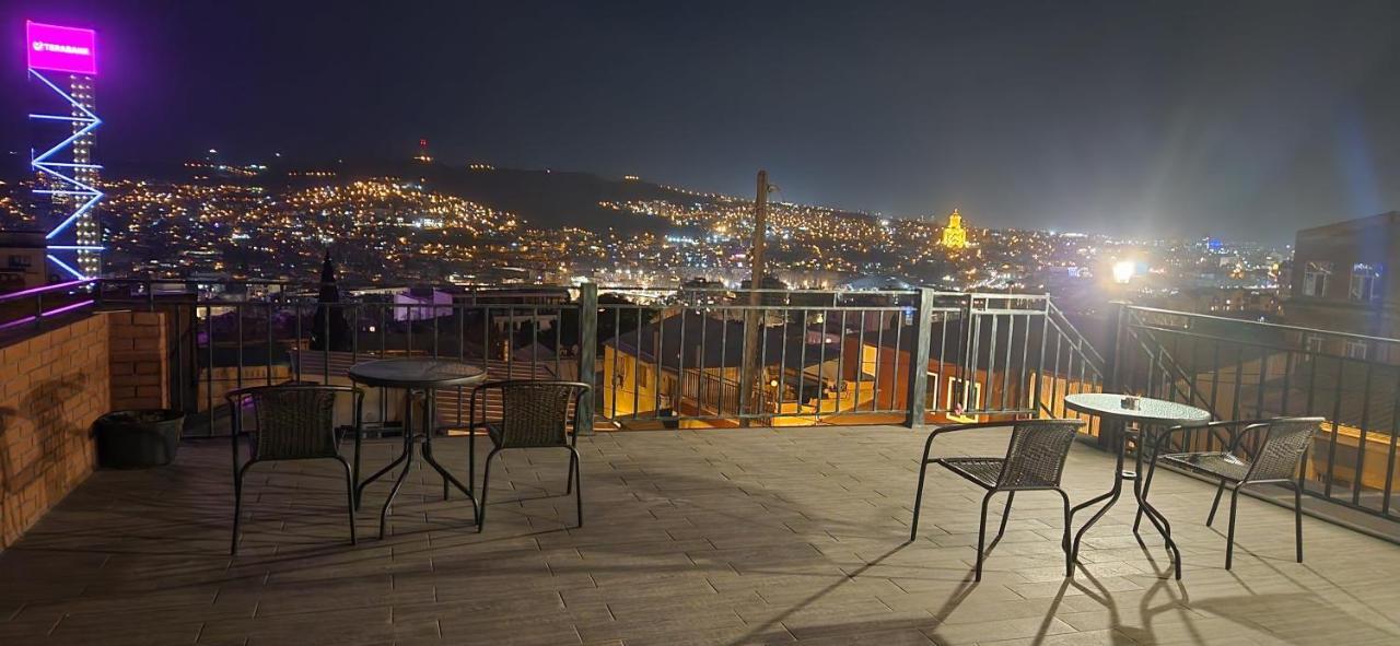 9 Borbalo Street Apartment With Terrace Tbilisi Luaran gambar