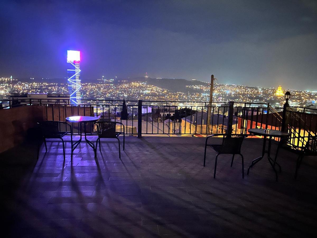 9 Borbalo Street Apartment With Terrace Tbilisi Luaran gambar