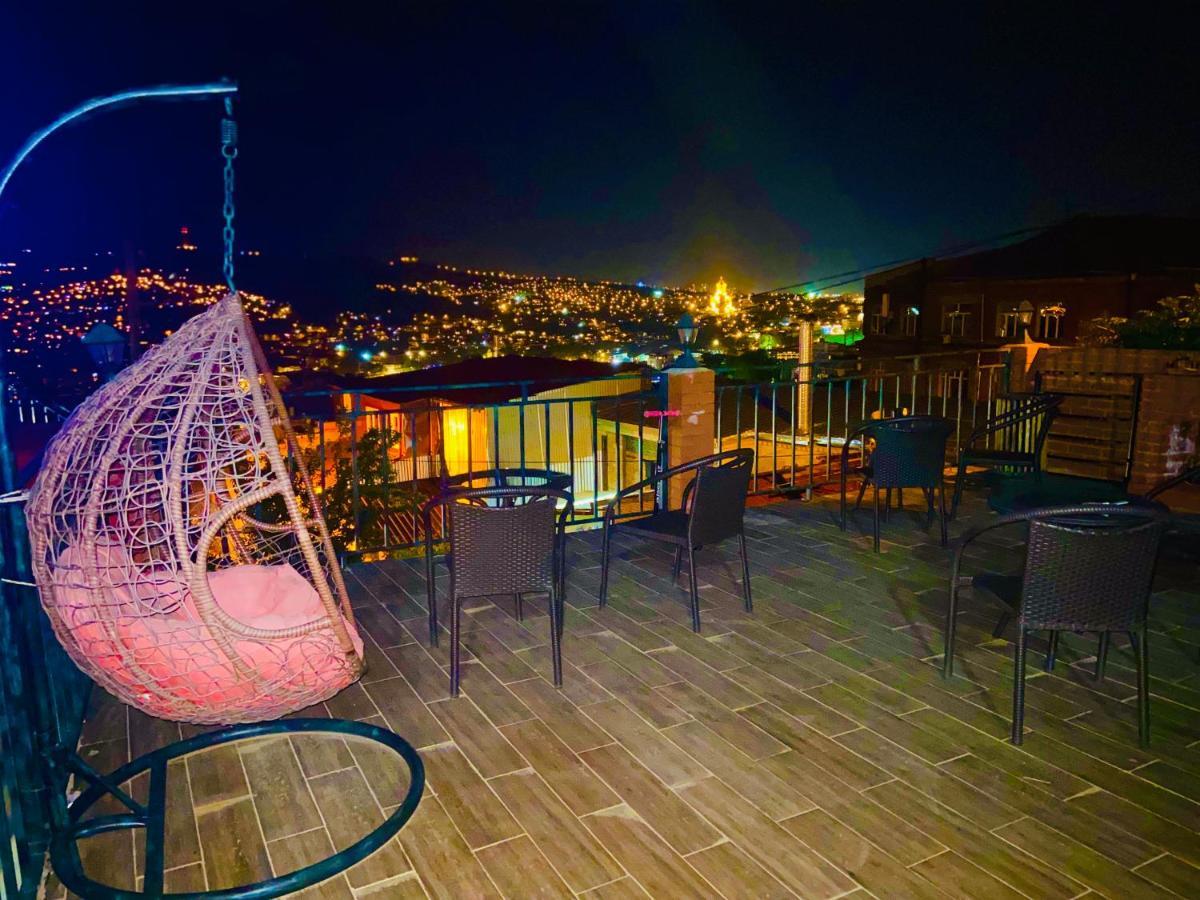 9 Borbalo Street Apartment With Terrace Tbilisi Luaran gambar